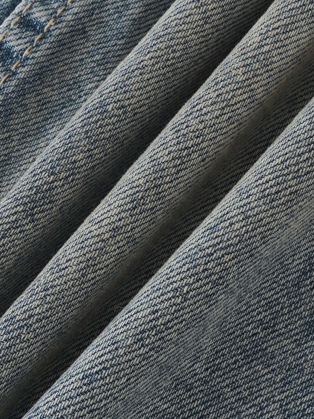 RISENRETRO | Men's Distressed Barrel Leg Jeans